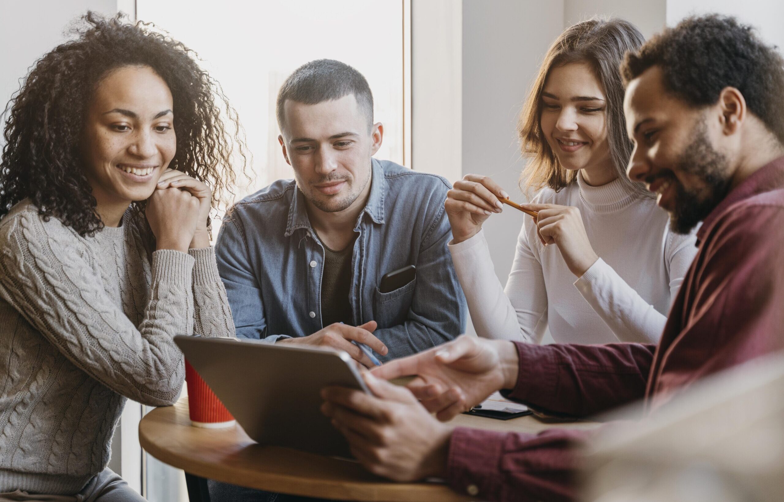 teamwork-meeting-with-business-people